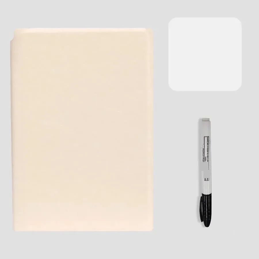 Tableau menu semaine effaçable beige avec marqueur effaçable et chiffon.
